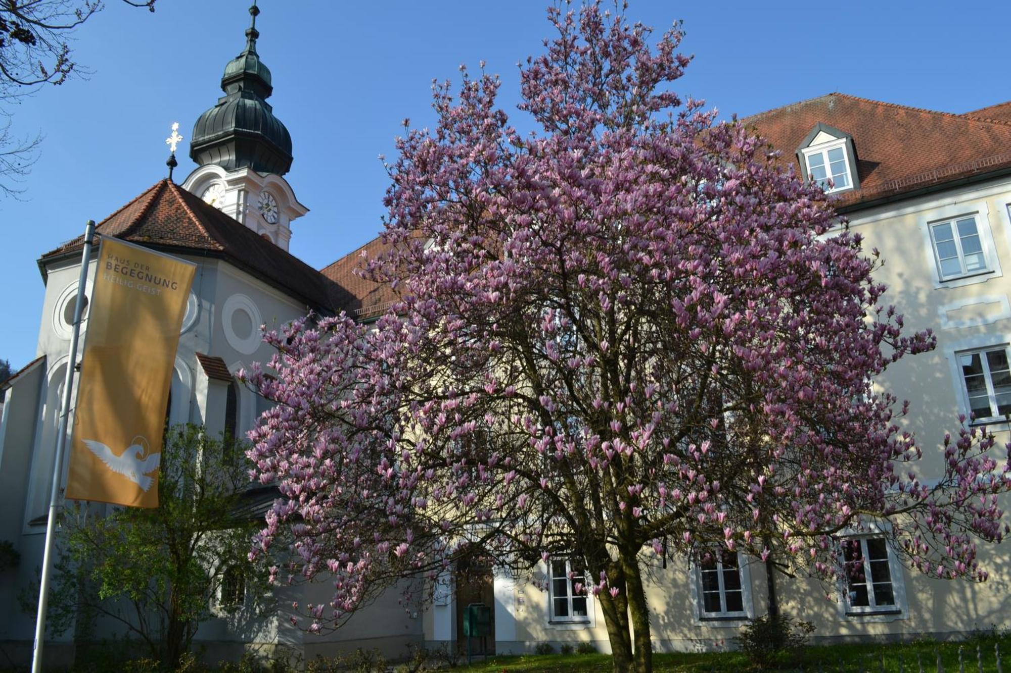 Отель Haus Der Begegnung Heilig Geist Бургхаузен Экстерьер фото