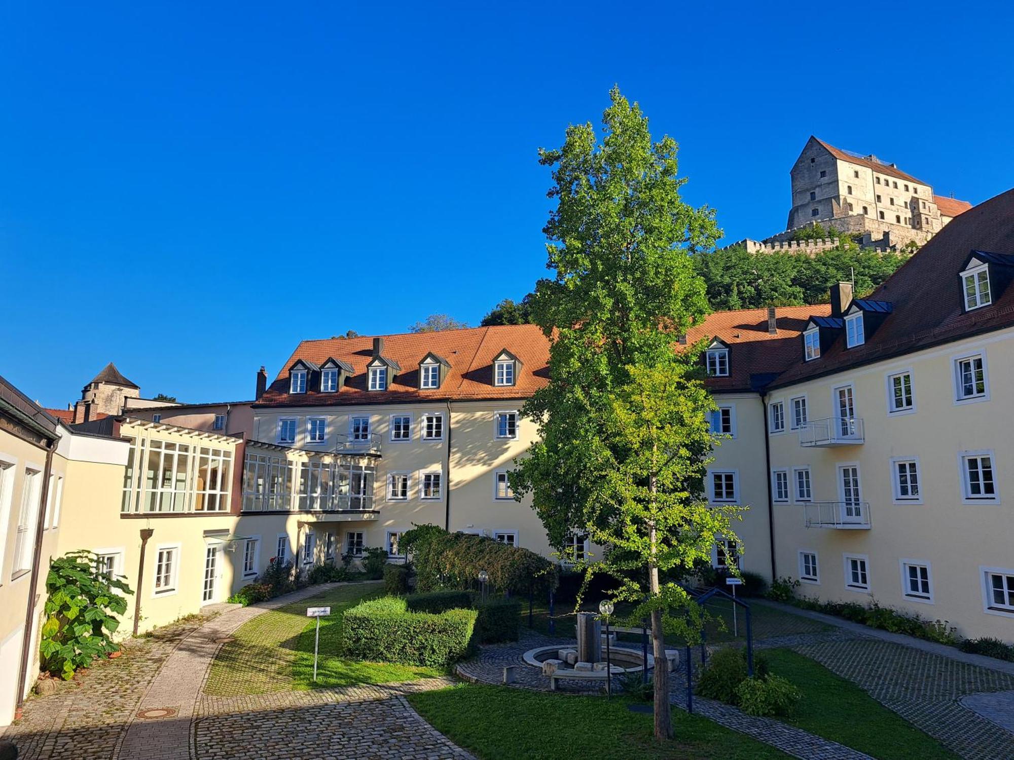 Отель Haus Der Begegnung Heilig Geist Бургхаузен Экстерьер фото