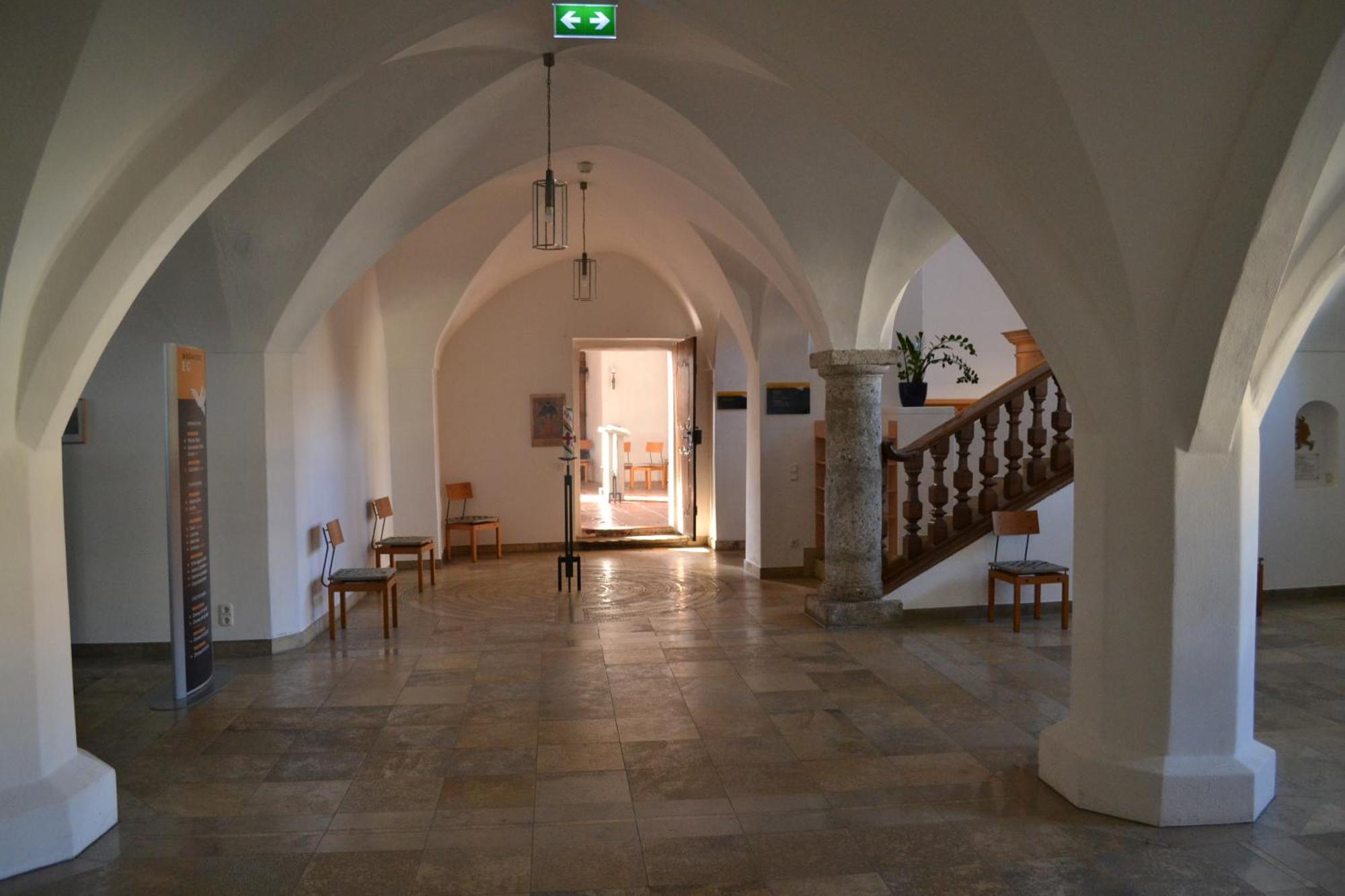 Отель Haus Der Begegnung Heilig Geist Бургхаузен Экстерьер фото