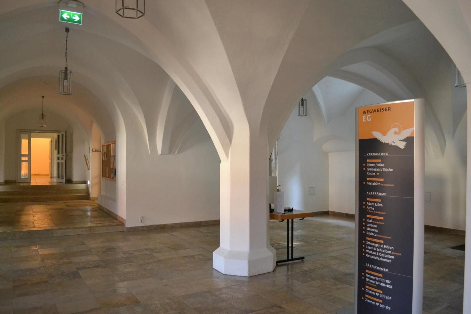 Отель Haus Der Begegnung Heilig Geist Бургхаузен Экстерьер фото