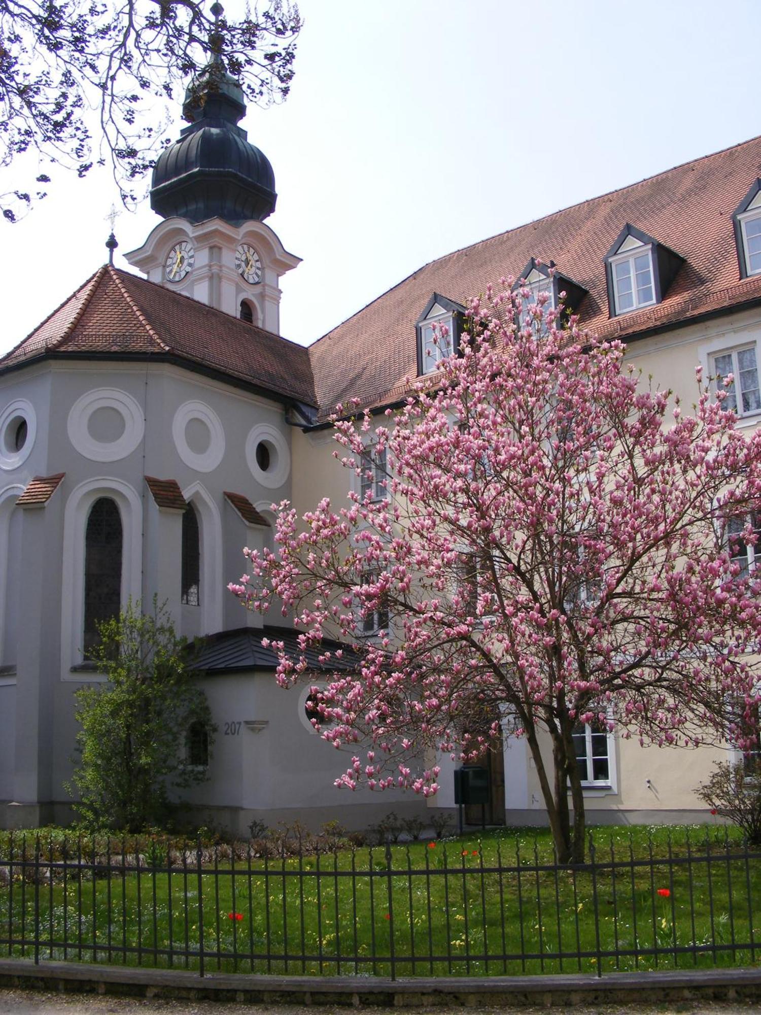 Отель Haus Der Begegnung Heilig Geist Бургхаузен Экстерьер фото
